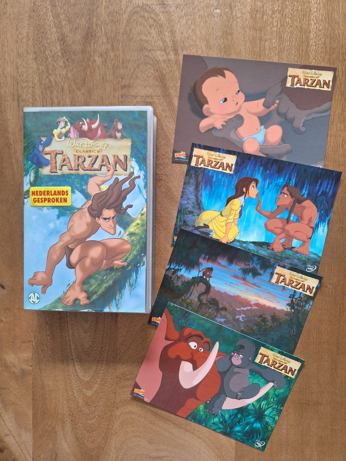 Tarzan VHS met 4 unieke ansichtkaarten Nederlands gesproken, Animatie, Alle leeftijden, Zo goed als nieuw, VHS
