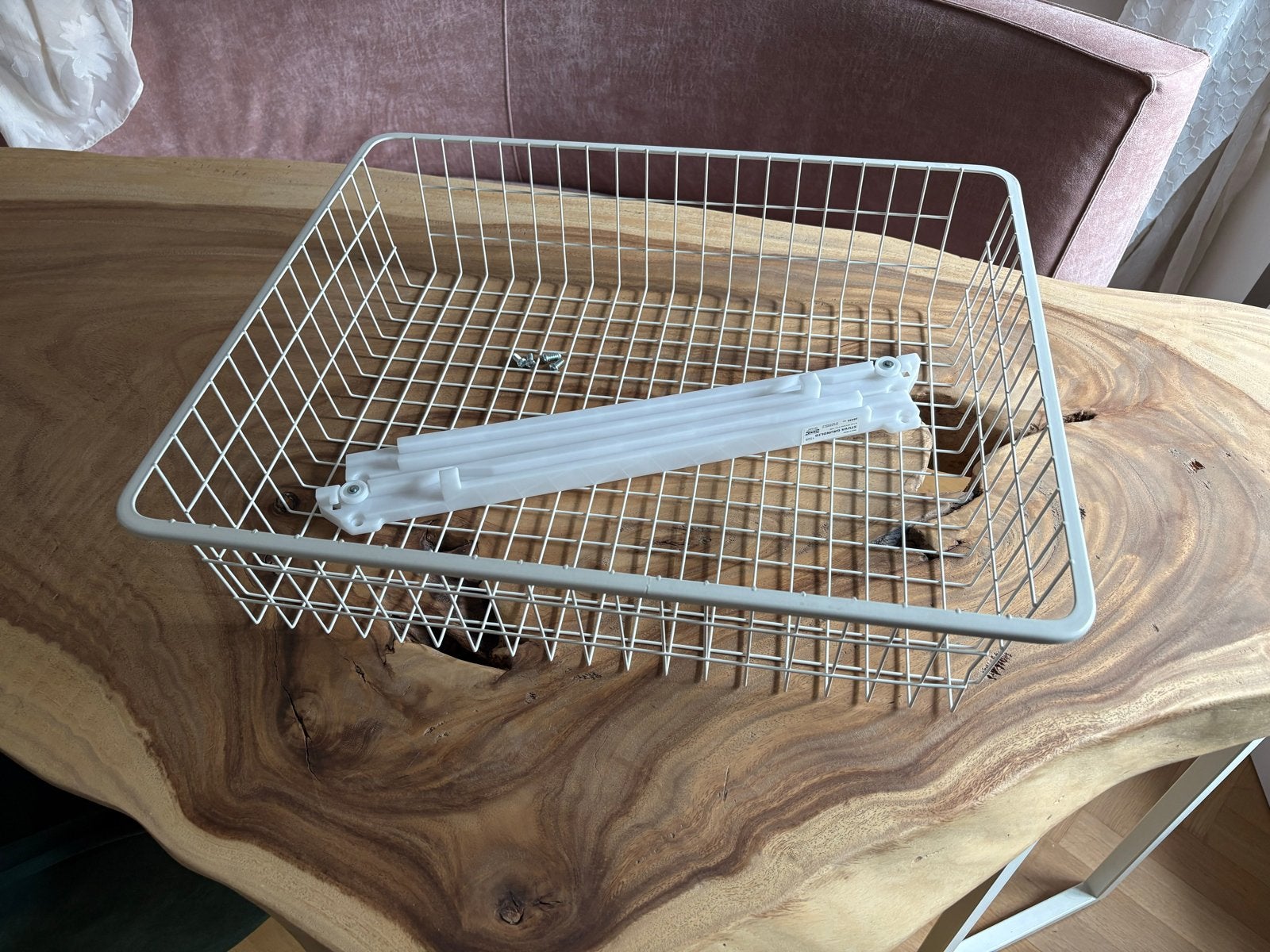 IKEA Stuva Grundlig draadmand met bevestigingsmateriaal, Ophalen, Zo goed als nieuw
