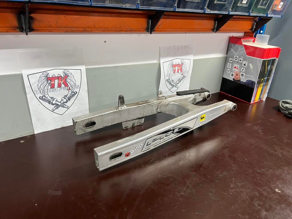 Derbi drd aluminium achterbrug, Frame, Gebruikt, Ophalen of Verzenden, Nvt