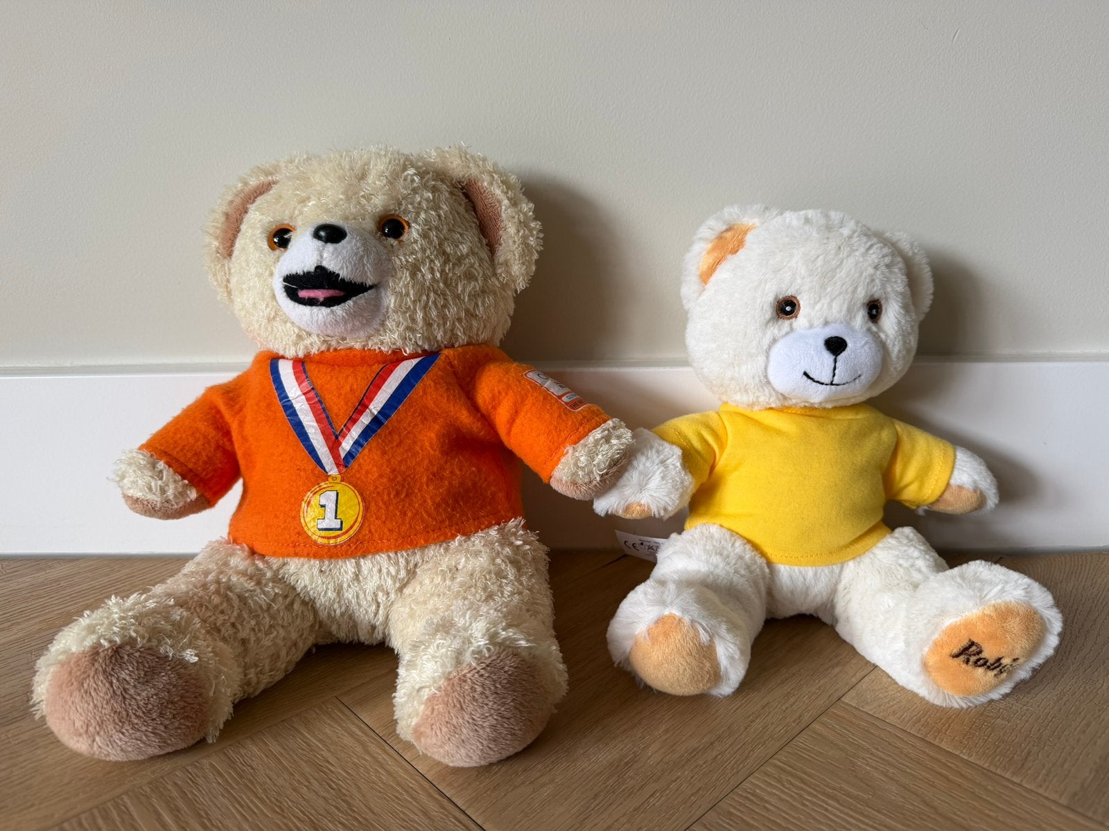 Knuffels, twee Robijn beren (Robijntje), Kinderen en Baby's, Speelgoed | Knuffels en Pluche, Ophalen of Verzenden, Zo goed als nieuw