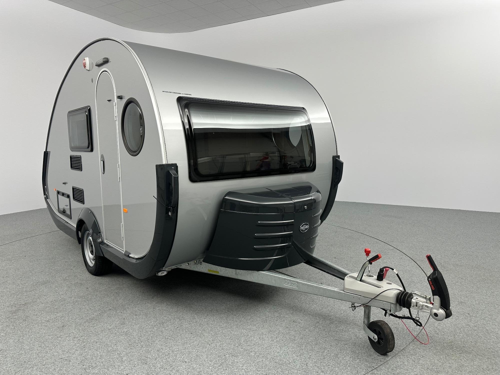 T@b 400 Voortent opblaasbaar 3 persoons, Caravans en Kamperen, Caravans, Serviceluik, Vast bed, Bedrijf, 4 tot 5 meter