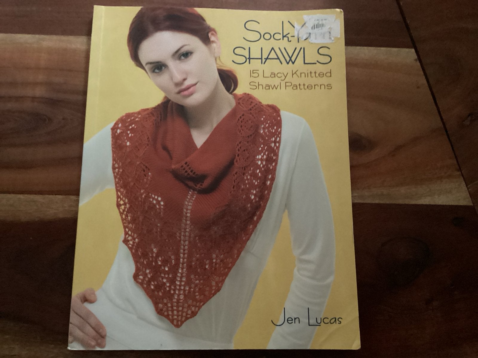 Sock-Shawls: 15 Lacy Knitted Shawl Patterns - Jen Lucas, Hobby en Vrije tijd, Breien en Haken, Ophalen of Verzenden, Patroon of Boek