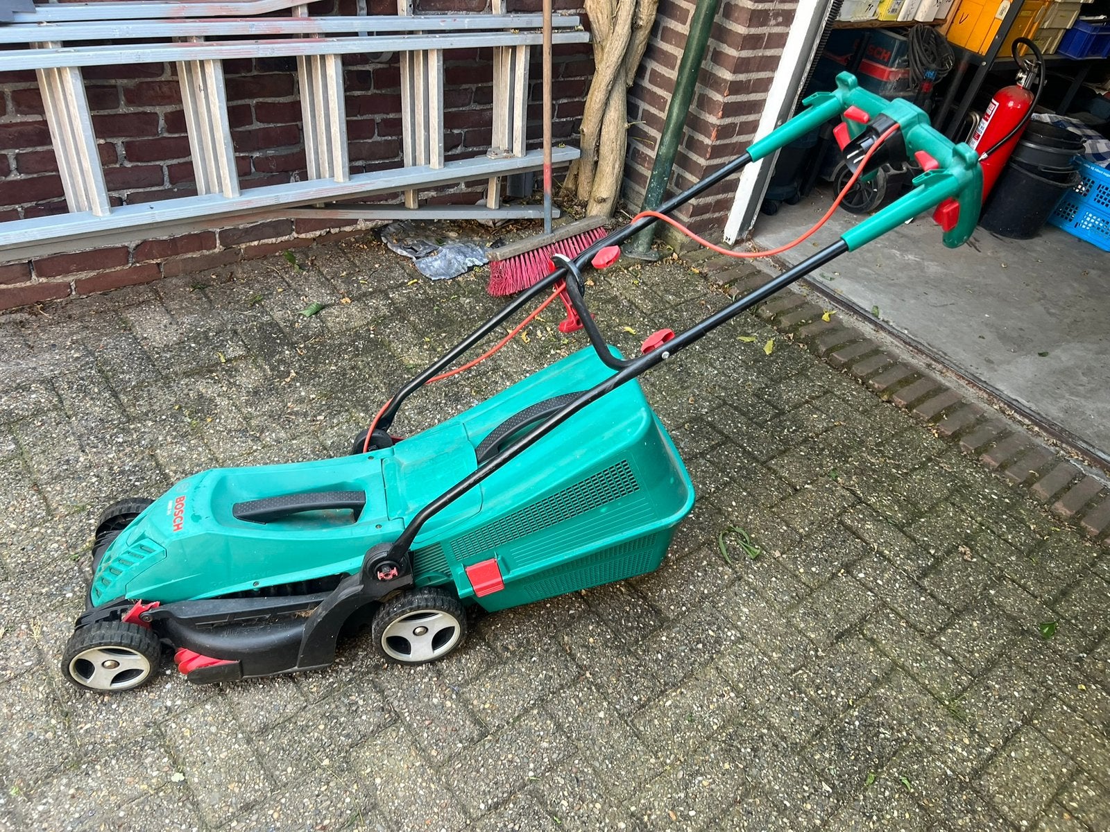 Bosch grasmaaier, Ophalen of Verzenden, Zo goed als nieuw