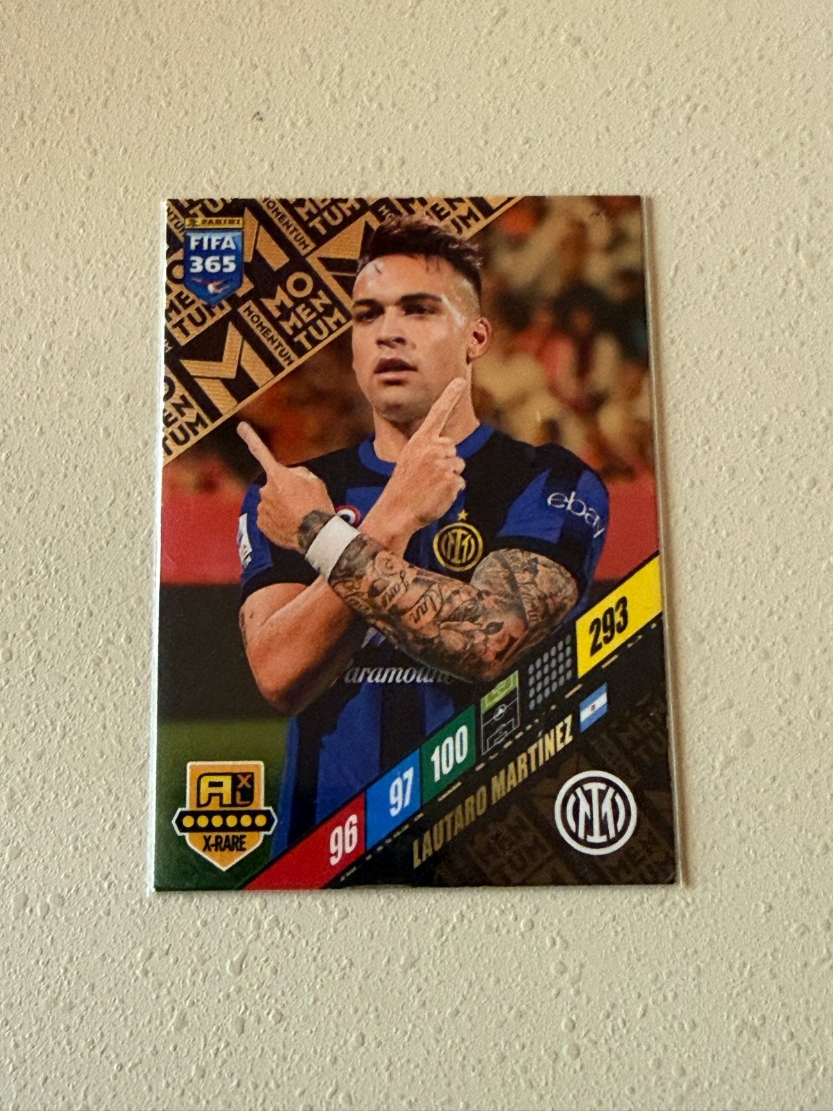 FIFA 365 X-Rare Lautaro Martinez Panini Momentum kaart, Ophalen of Verzenden, Zo goed als nieuw, Buitenlandse clubs, Spelerskaart