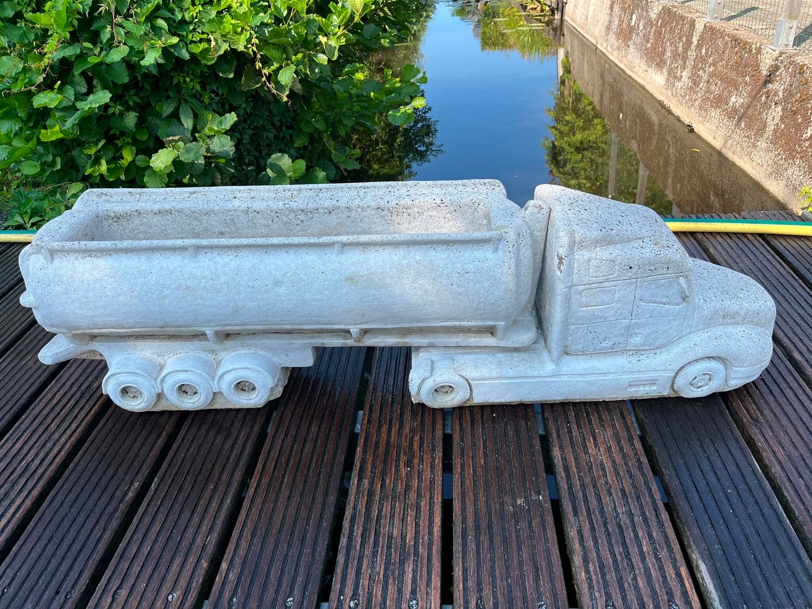Betonnen bloembak vrachtwagen - uniek en robuust, Tuin en Terras, Bloembakken en Plantenbakken, Ophalen, Gebruikt, 100 cm of meer