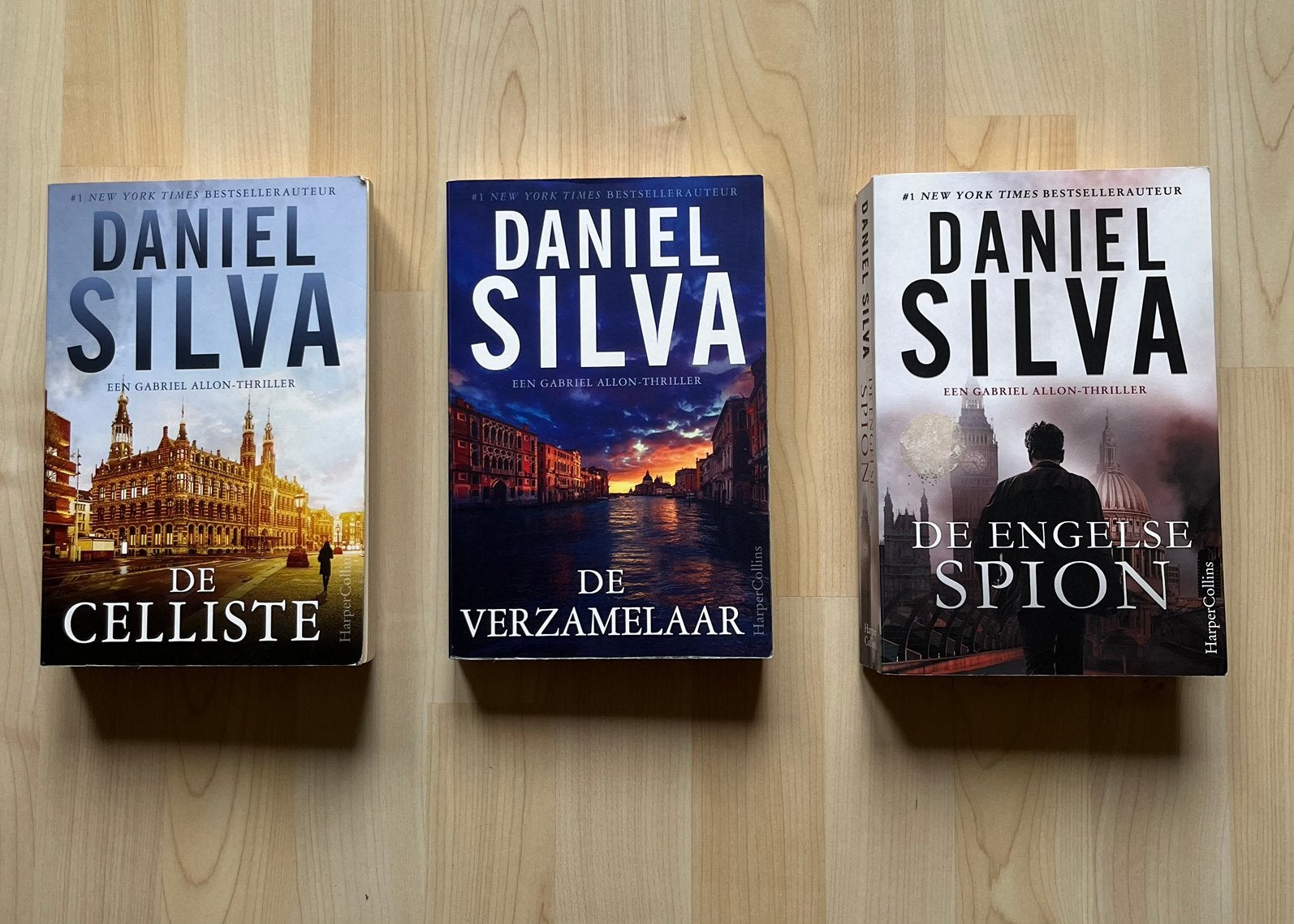 3 boeken Daniel Silva - Celliste.Verzamelaar. Engelse spion, Ophalen of Verzenden, Zo goed als nieuw, Daniel Silva