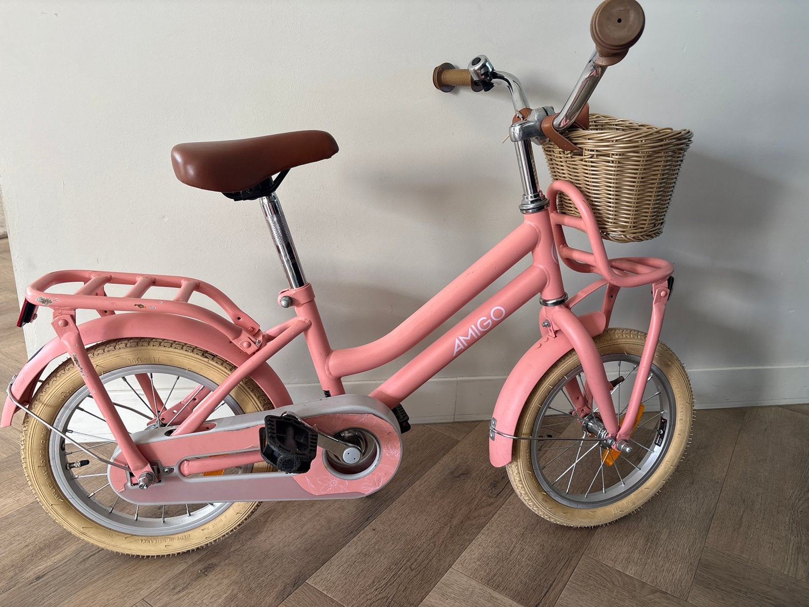 Roze Amigo Kinderfiets met Mandje - 14 inch, Fietsen en Brommers, Ophalen, Gebruikt, Terugtraprem, Minder dan 16 inch