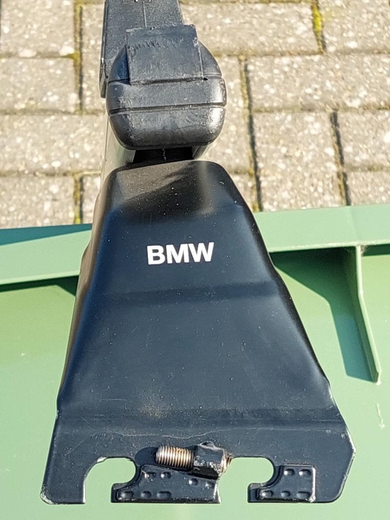 Dakdragers BMW, Ophalen