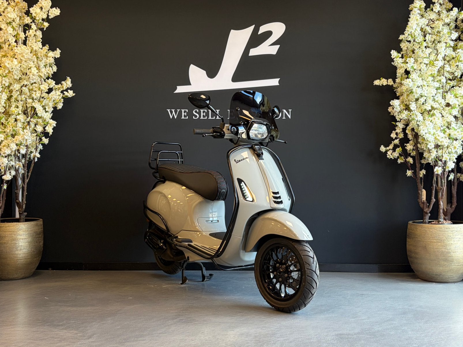 Vespa Sprint | Porsche Krijt Grijs | Brom | 2021 | 6834 km