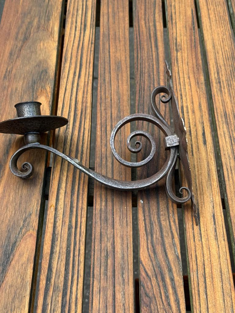 Brocante smeedijzeren set met kroonluchters en klok, Ophalen, Koper of Brons