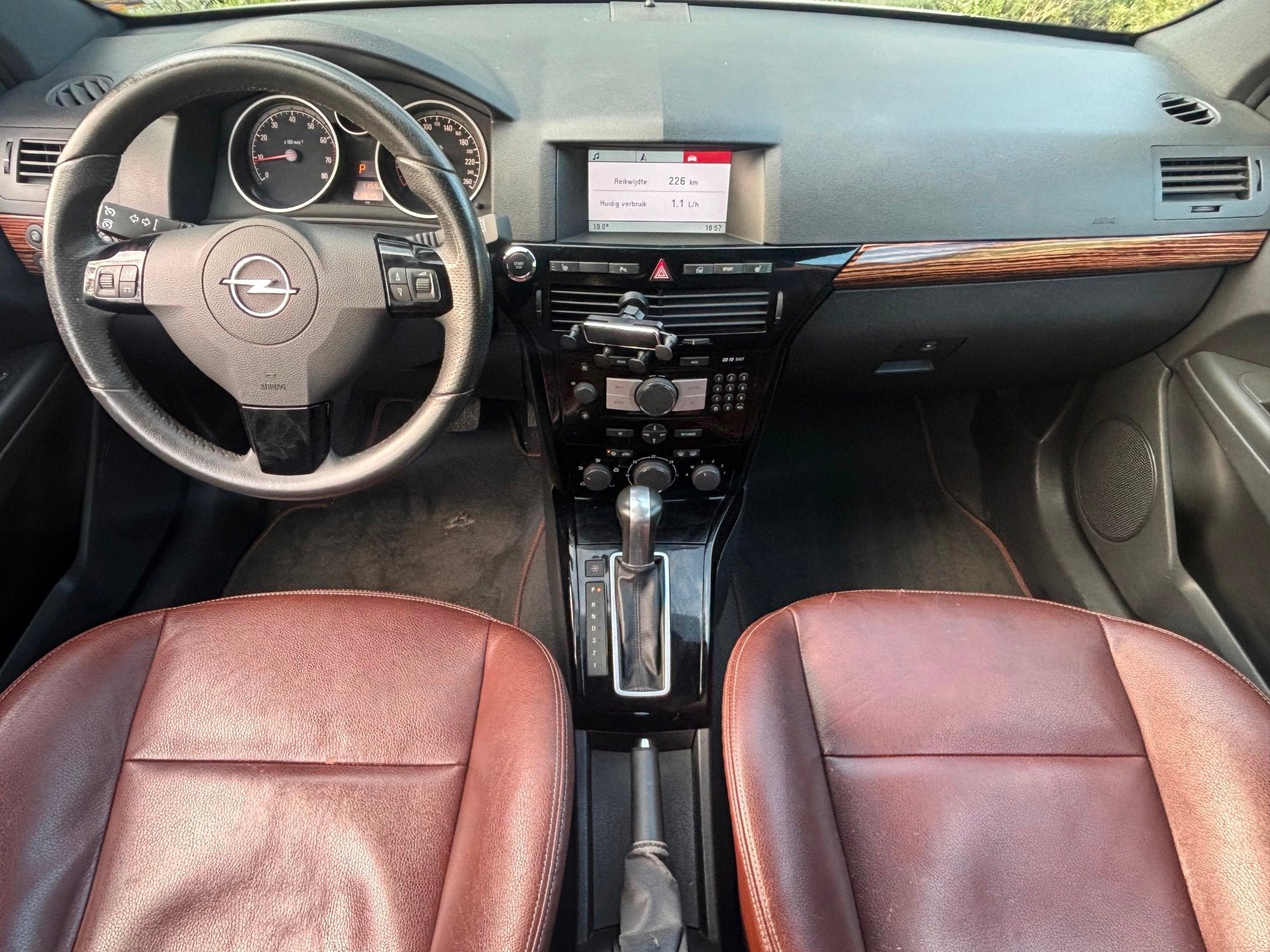 Opel Astra TwinTop 1.8 Temptation| Cabrio | Leder | Airco |, Auto's, Gebruikt, 4 cilinders, Cabriolet, 4 stoelen
