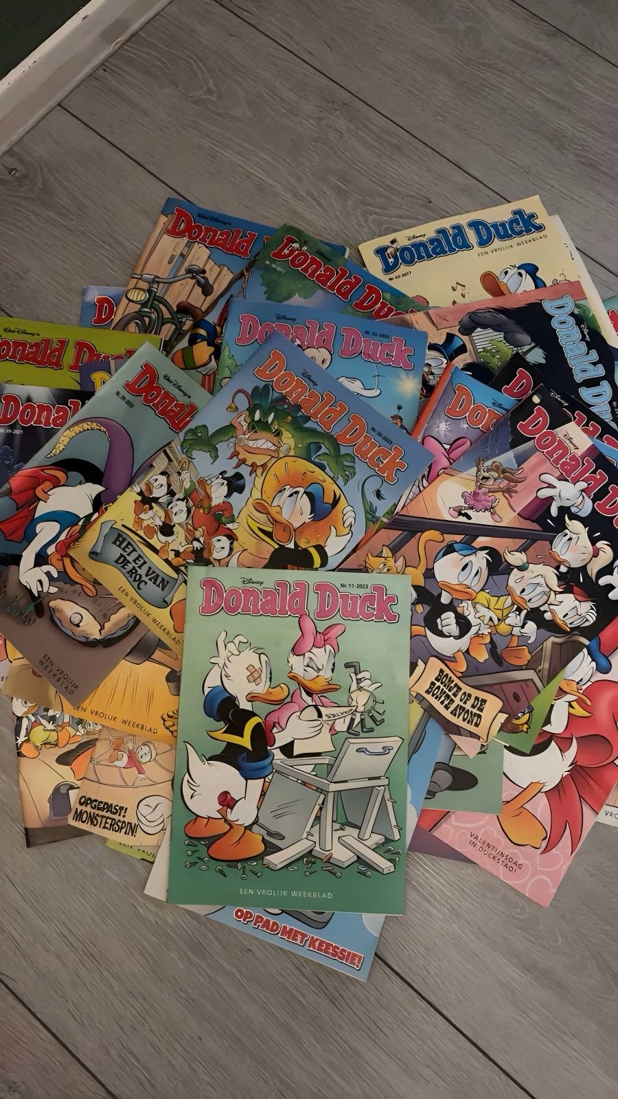 Donald duck weekbladen - Circa 65 stuks, Meerdere stripboeken, Ophalen of Verzenden, Gelezen