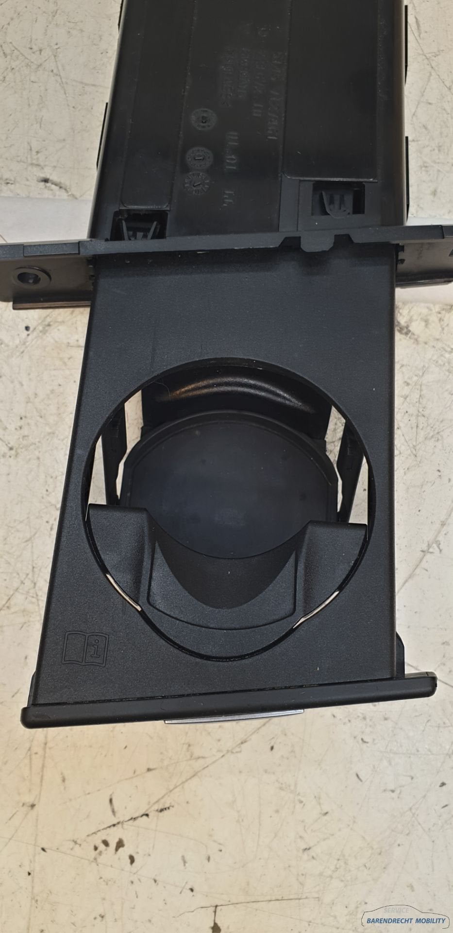 Bekerhouder BMW E90 E91 E92 E93 E9x 3 serie rechts bestuurde, Auto-onderdelen, Petuelring 130
80788  Munich, DE, Gebruikt, Info@bmw.de