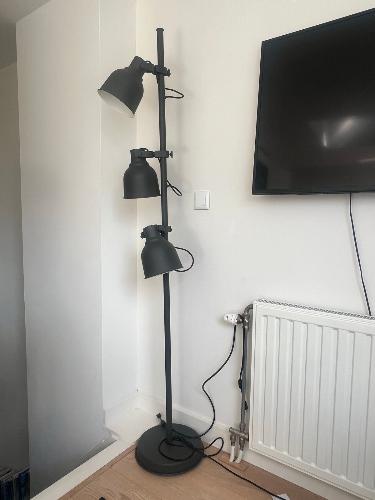 IKEA Lersta Vloerlamp met 3 verstelbare spots, donkergrijs, Ophalen, E14 (klein), Zo goed als nieuw, Metaal