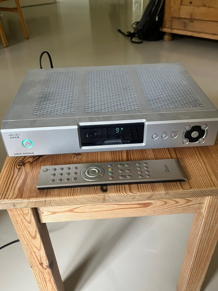 Gratis Cisco 8455DVB Ziggo TV Ontvanger/HD Recorder 160GB, Ophalen, Gebruikt