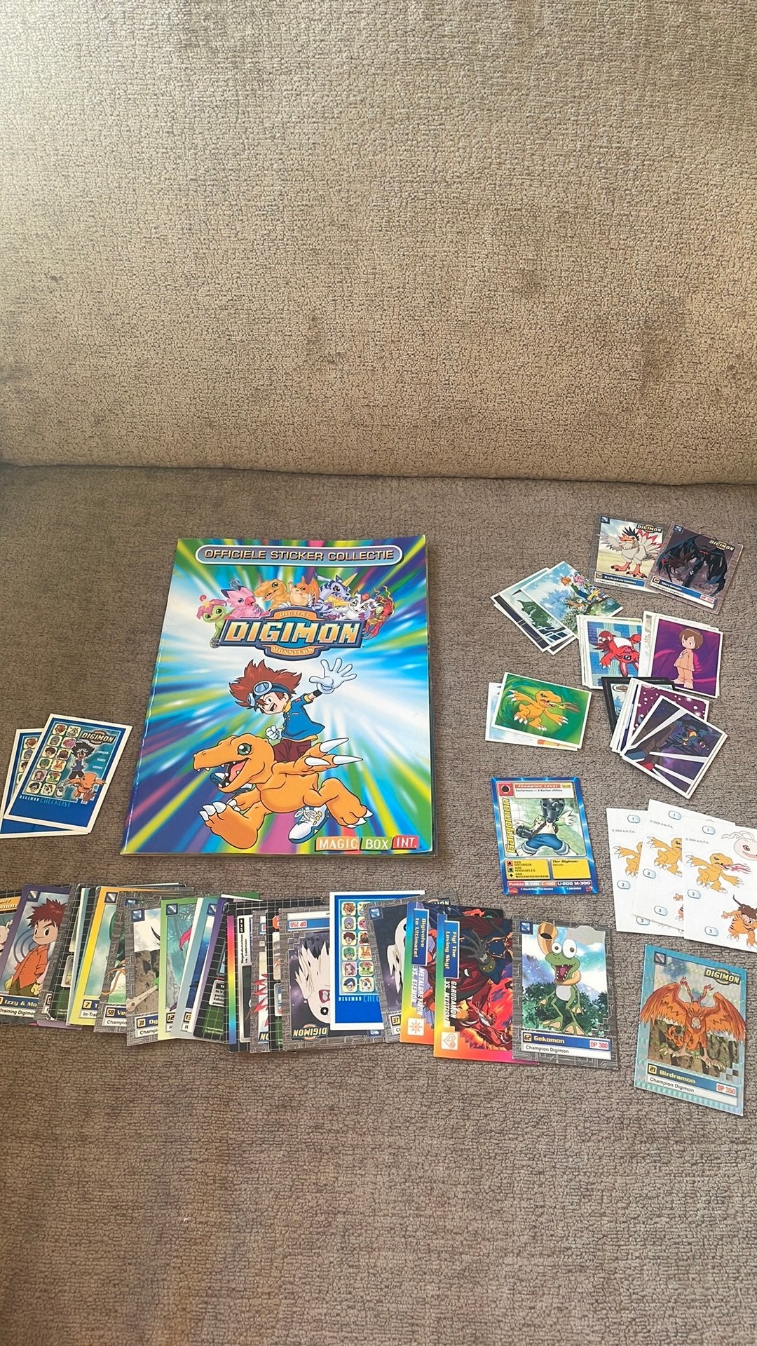 Verzameling digimon, stickers, kaarten etc, Ophalen of Verzenden, Zo goed als nieuw
