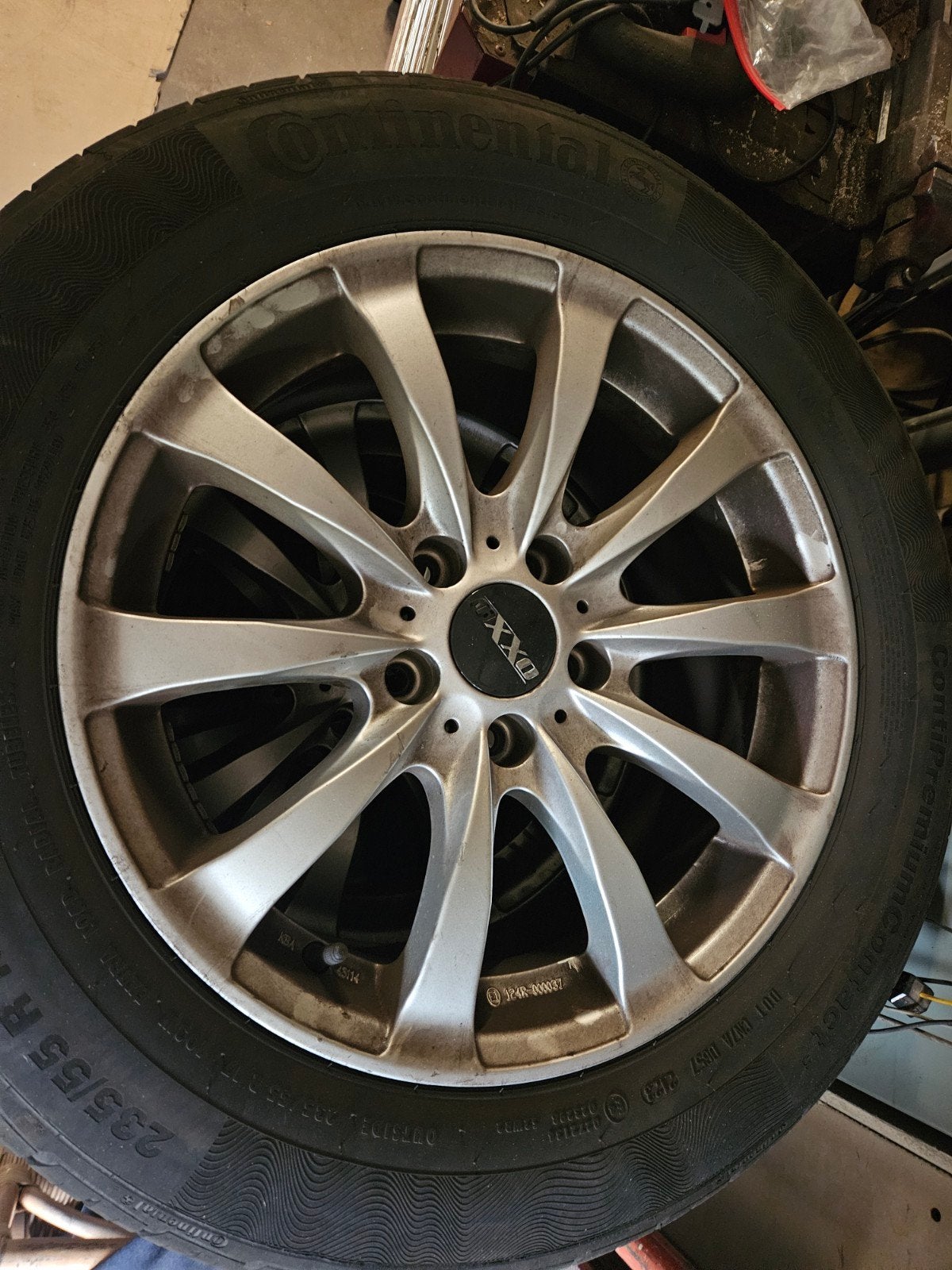 17 inch vw t5 velg met band., Ophalen, Banden en Velgen, 17 inch, 235 mm