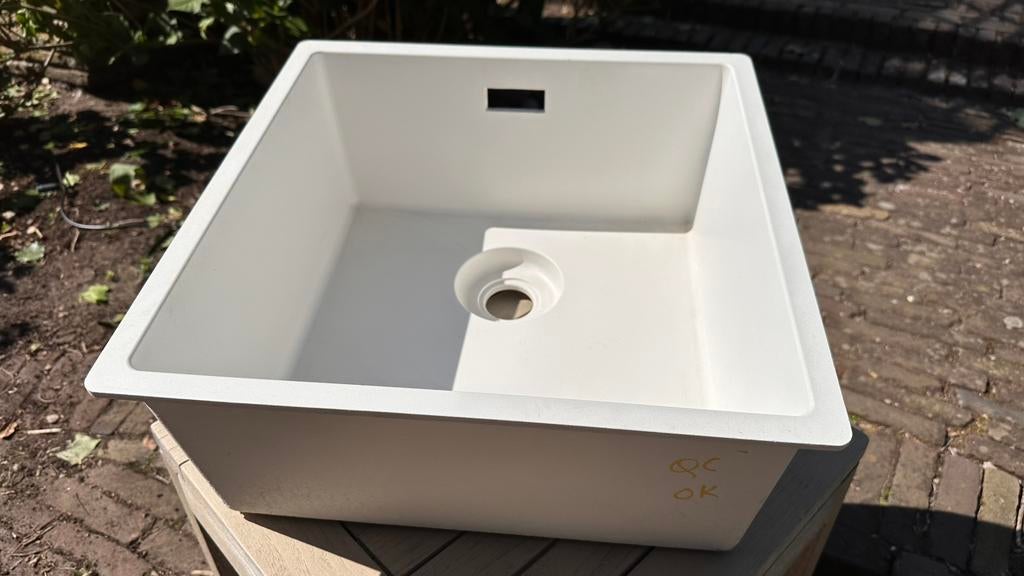 NIEUW: witte Caressi spoelbak 40/44-40/44 cm, Ophalen of Verzenden, Nieuw, Wastafel
