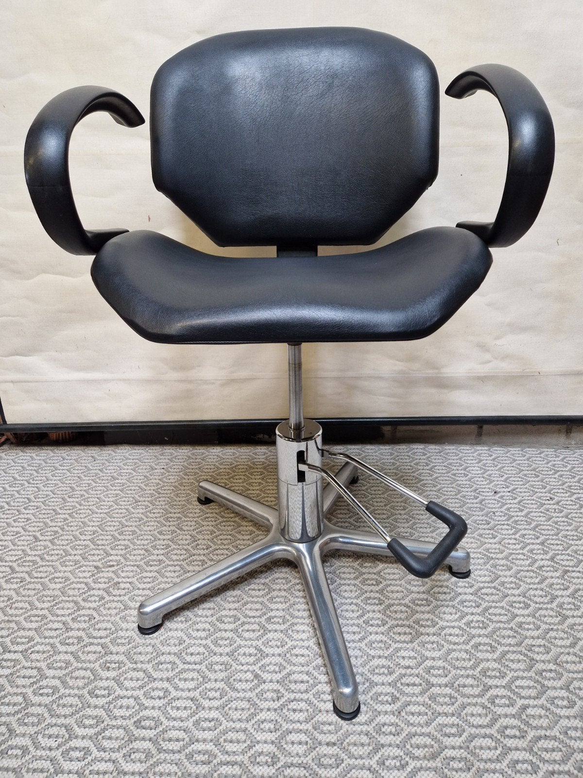 mooie vintage verstelbare stoel/kapperstoel ECA, Ophalen, Huis en Inrichting