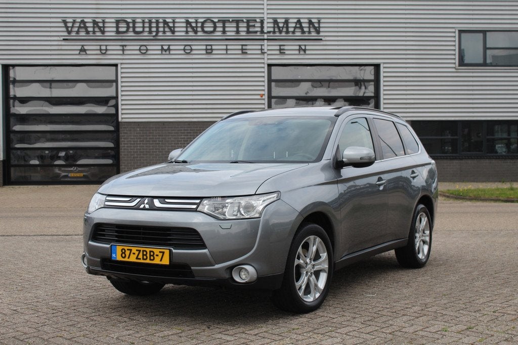 Mitsubishi Outlander 2.0 Instyle / Keyless / Leer / 7 Persoo, Auto's, 15 km/l, 4 cilinders, Automatische klimaatregeling, 7 stoelen