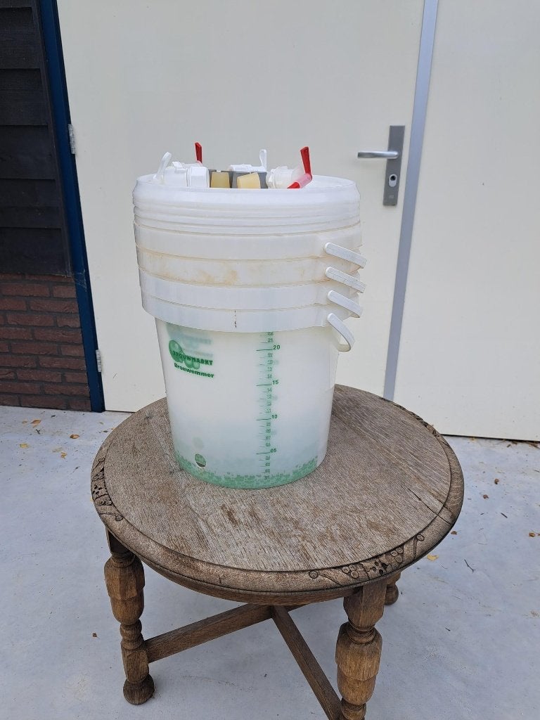 Gistingsemmer, Hobby en Vrije tijd, Ophalen, Gebruikt