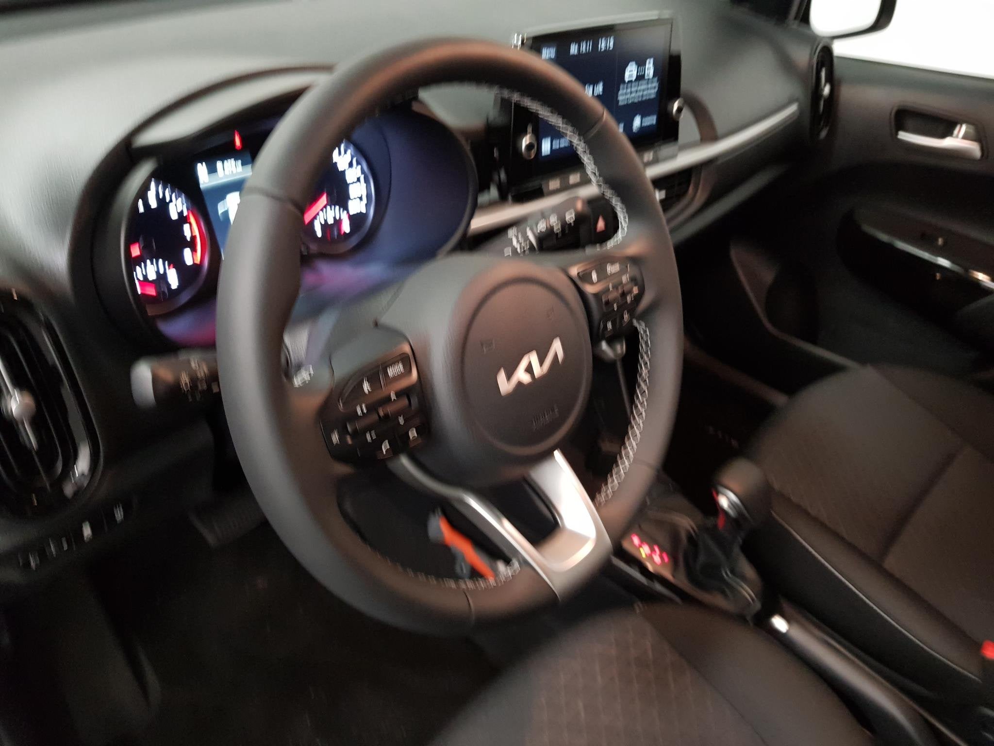Kia Picanto 1.0 DPi Automaat DynamicLine Navigatie Apple Car, 877 kg, Stof, Gebruikt, 4 stoelen