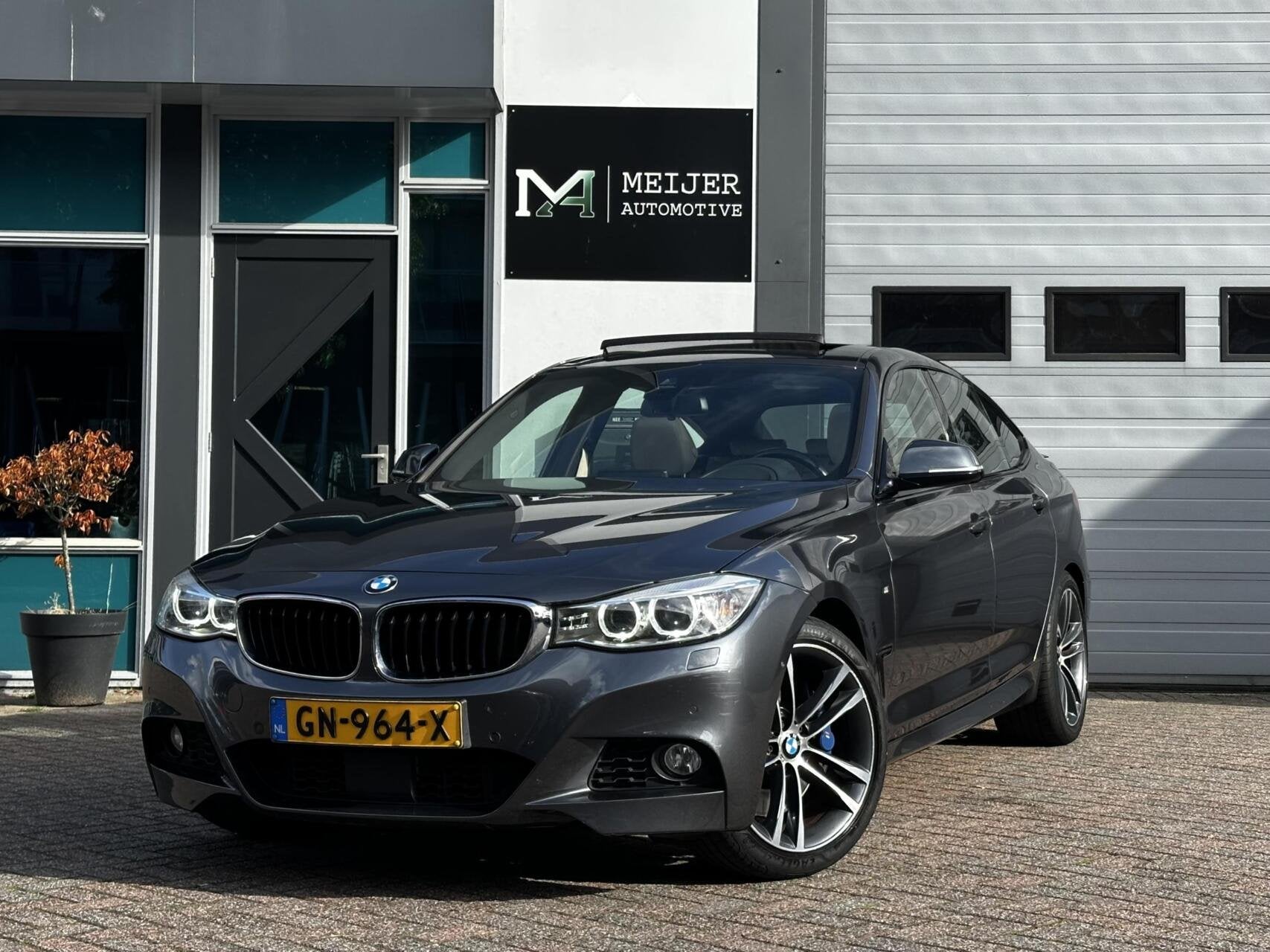BMW 328i Gran Turismo High Executive|M-Pakket|ACC|Pano|HUD|3, Auto's, Automaat, 745 kg, Achterwielaandrijving, Gebruikt