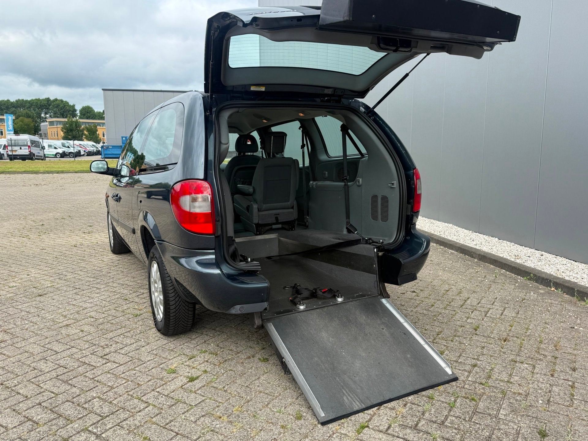 Chrysler Grand Voyager Rolstoelauto Bodemverlaging Rolstoelb, Auto's, 3301 cc, Gebruikt, Startonderbreker, Grand Voyager