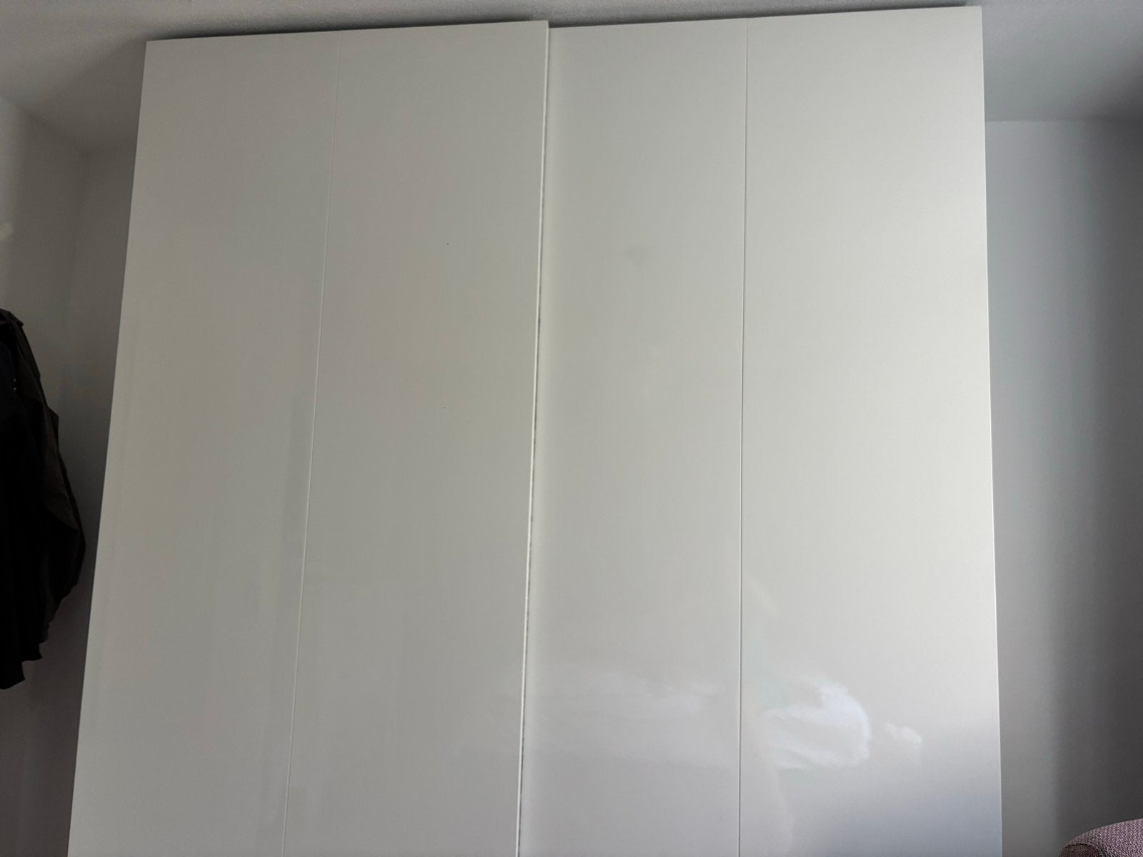 Witte kledingkast met schuifdeuren en lades, Ophalen, Gebruikt, 100 tot 150 cm, 200 cm of meer
