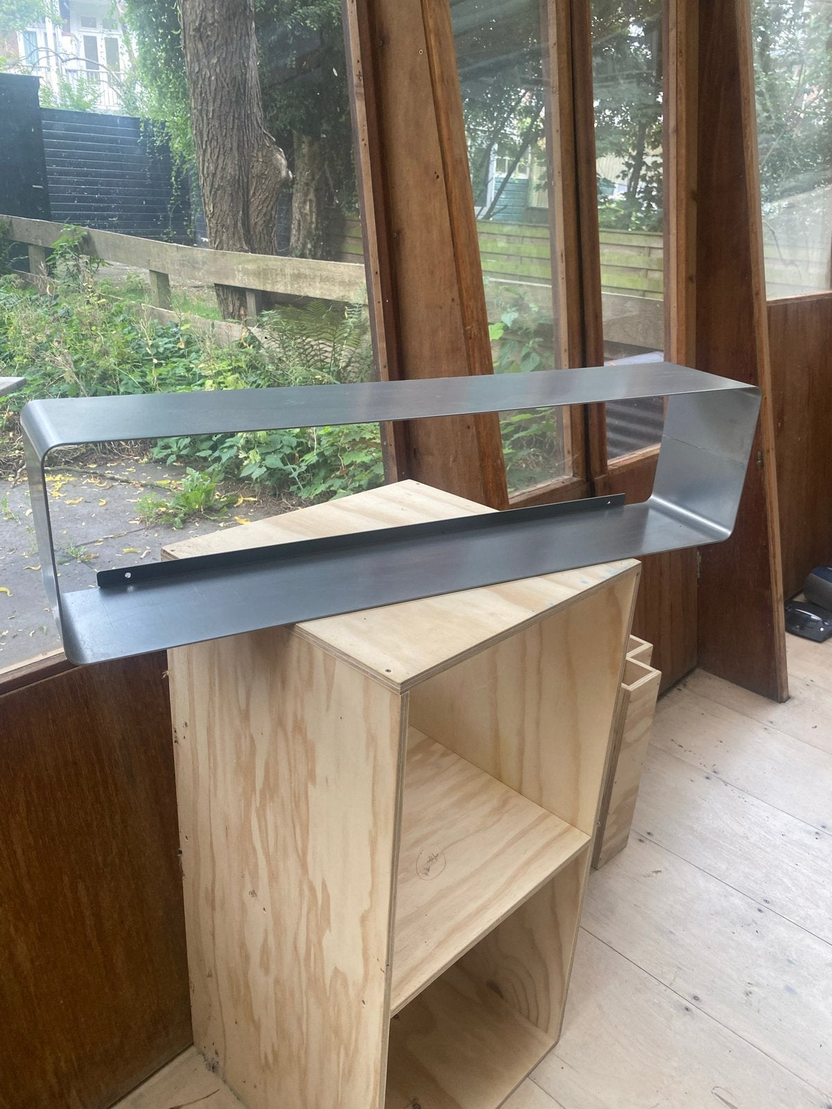 2 Aluminium Wandplanken met Schroeven, Ophalen, Zo goed als nieuw