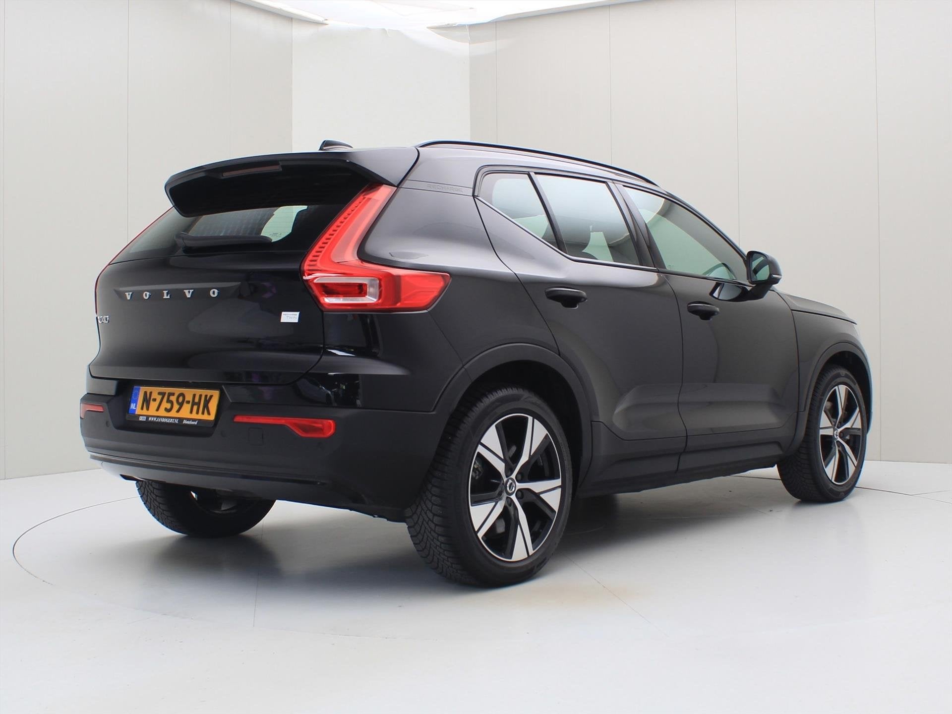 Volvo Xc40 P8 408pk AWD Pure Electric 78kWh 90% SoH [ 19 INC, 34 min, Gebruikt, Zwart, Origineel Nederlands