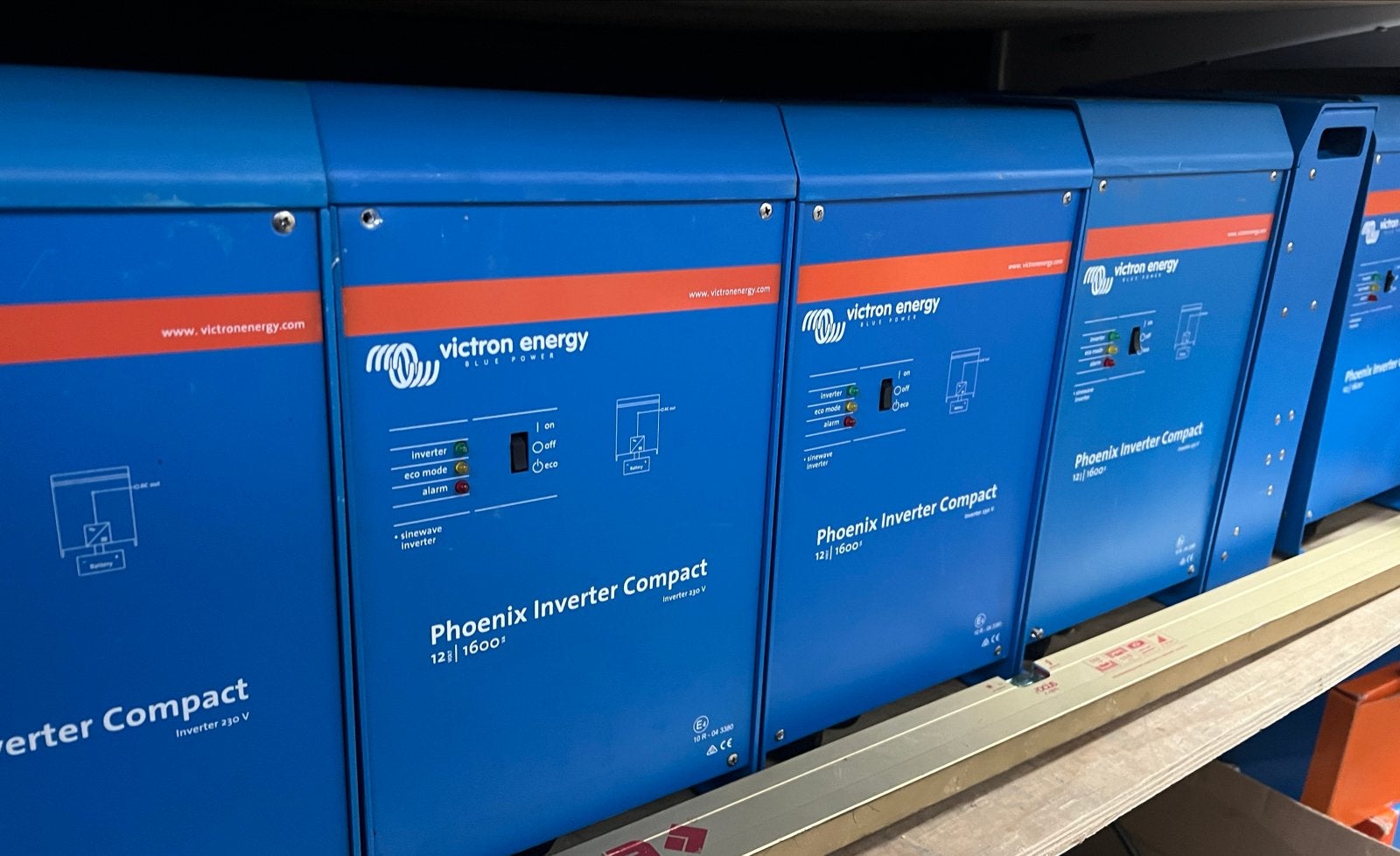 Victron Phoenix Inverter Compact 12V 1600VA Omvormer, Ophalen of Verzenden, Gebruikt