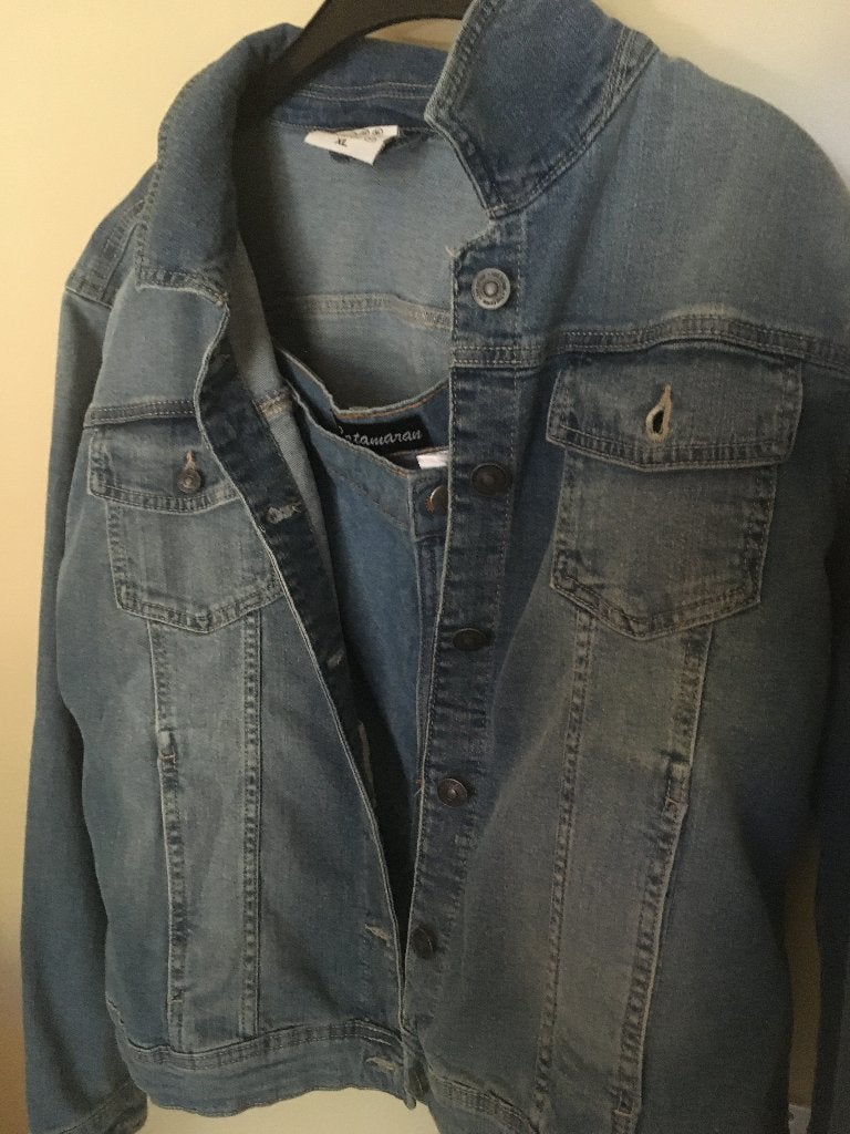 kort jasje en broekje jeansdames jas xl broek 52, Kleding | Dames, Blauw, Maat 46/48 (XL) of groter, Ophalen of Verzenden, Onbekend