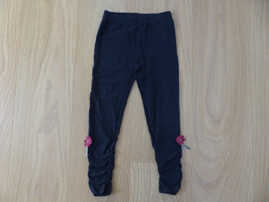 Donker blauwe legging met bloemetje maat 110/116 Terstal, Kinderen en Baby's, Kinderkleding | Maat 110, Broek, Europe Kids, Meisje