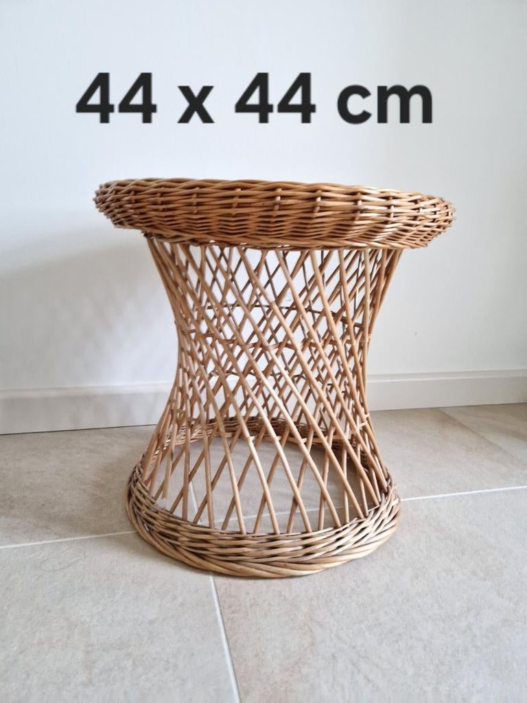 Vintage Rotan Bijzettafel Perfect voor Planten of Decoratie, Huis en Inrichting, Tafels | Bijzettafels, Gebruikt, Rond, Minder dan 45 cm