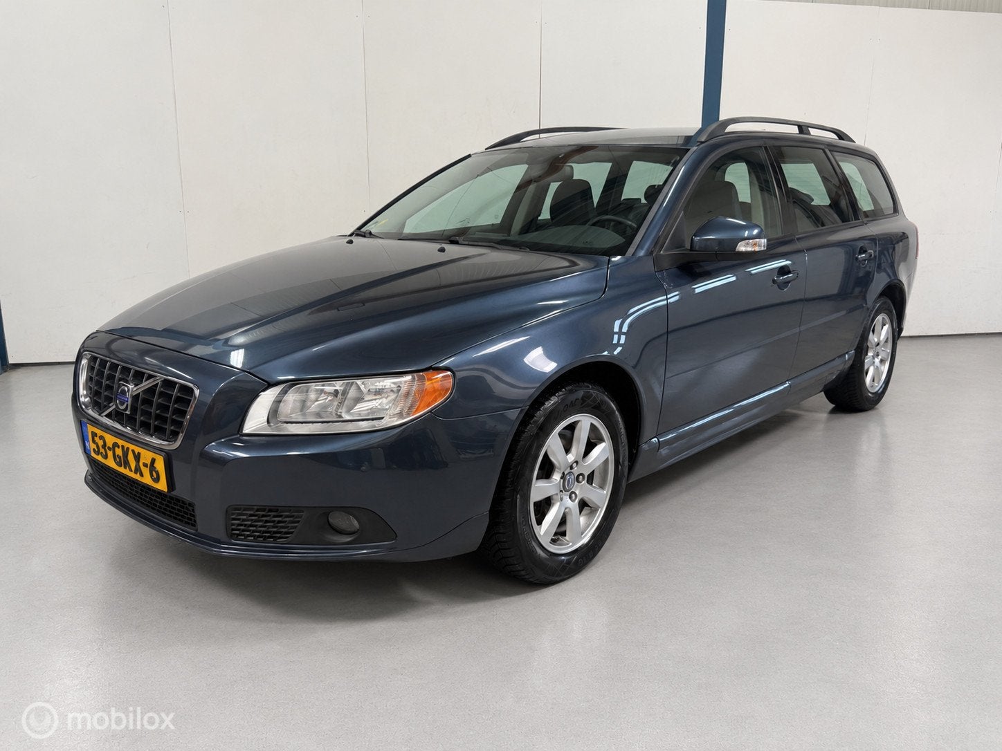 Volvo V70 2.5T Momentum NL-AUTO / DEALER HISTORIE, Voorwielaandrijving, Blauw, 2521 cc, Handgeschakeld