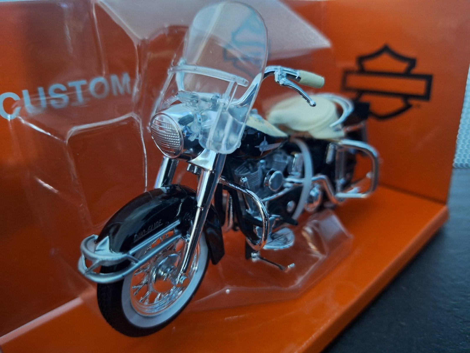 Harley-Davidson Duos 60's Set van 2 
Schaal 1:18, Maisto, Nieuw, Ophalen of Verzenden, Maisto