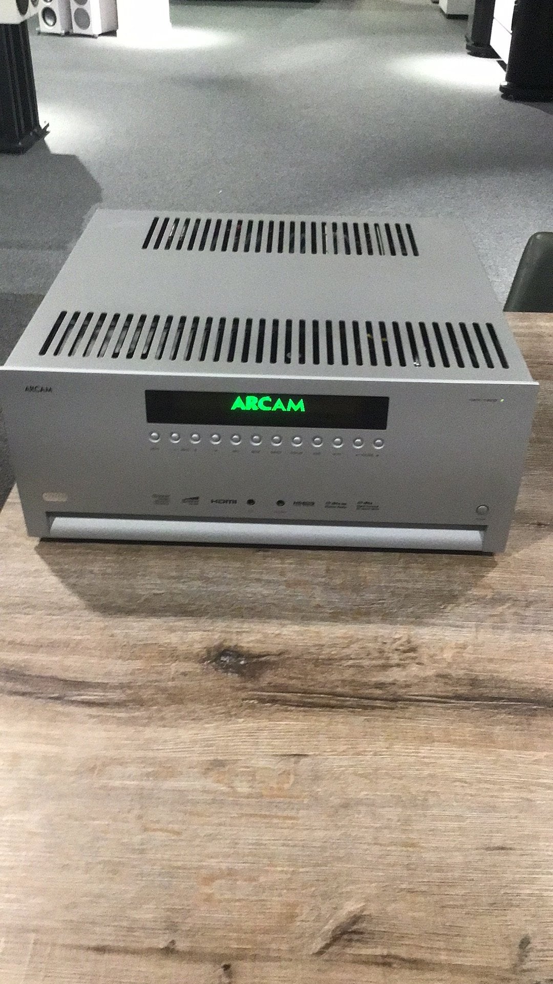 Arcam AVR600 receiver in nieuwstaat, Ophalen, Zo goed als nieuw, 120 watt of meer, Overige merken