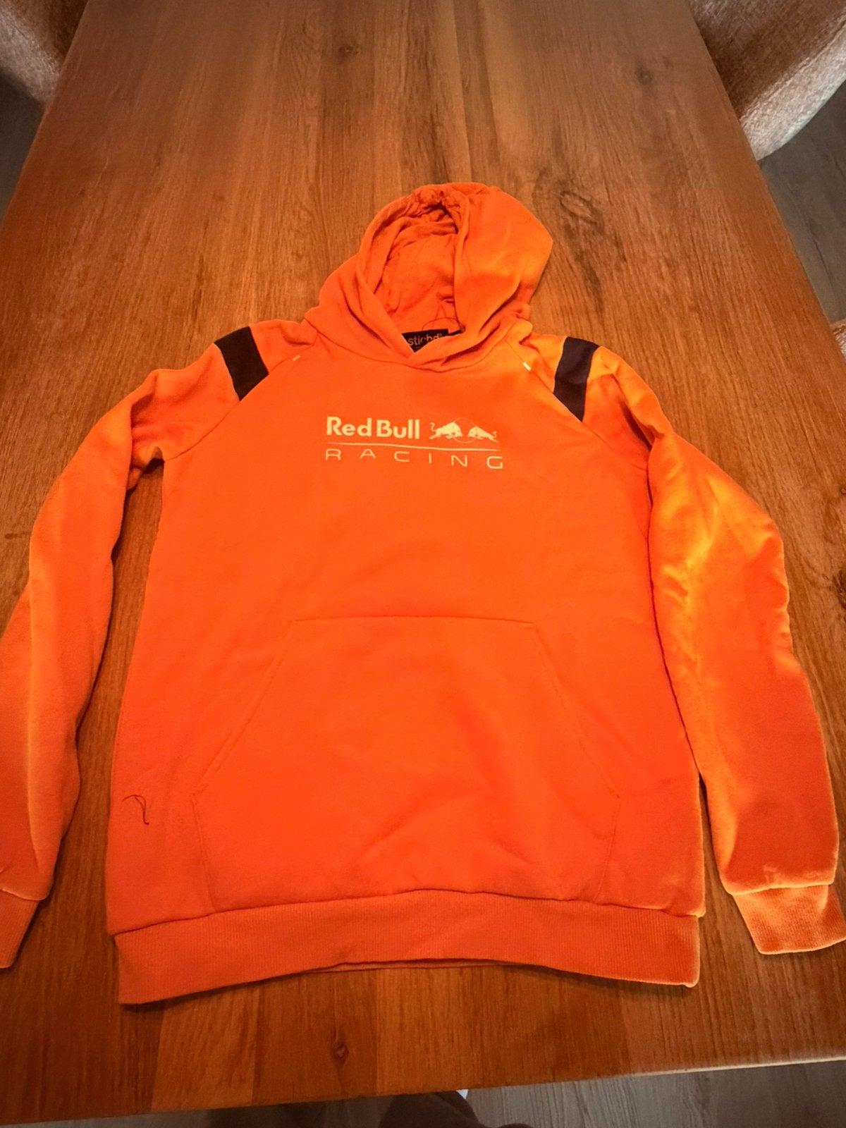 Redbull racing hoodie, Ophalen of Verzenden, Zo goed als nieuw, Jongen of Meisje, Trui of Vest
