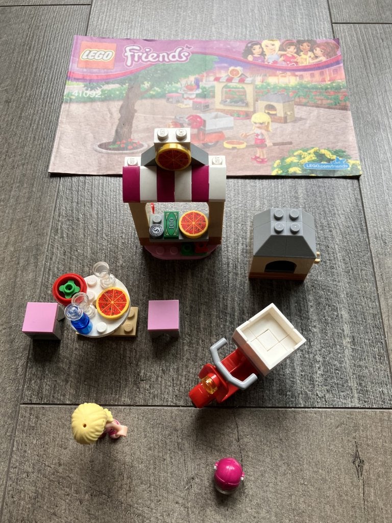 LEGO Friends Stephanie’s Pizzeria - 41092, Lego, Friends, Ophalen of Verzenden, Zo goed als nieuw