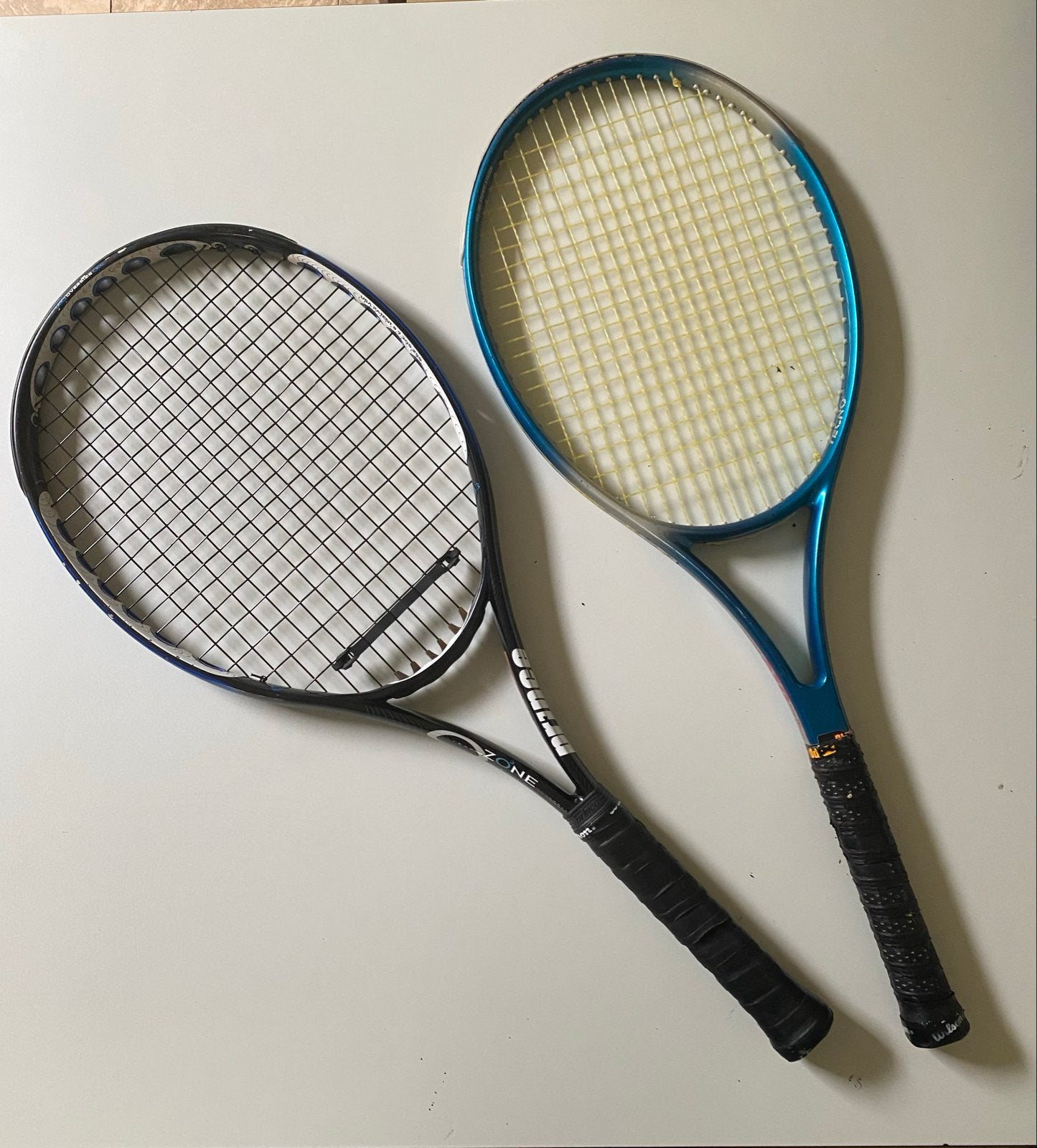 Twee tennisrackets: Prince OZone Four & Tecno Pro Vec, Sport en Fitness, Tennis, Ophalen of Verzenden, Gebruikt, Racket, Overige merken