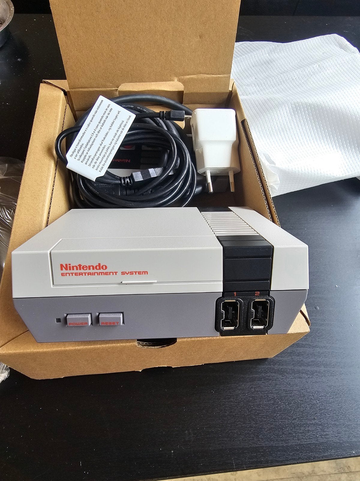 mini nes en supernes, Spelcomputers en Games, Spelcomputers | Nintendo NES, Ophalen of Verzenden, Zo goed als nieuw, Met 3 controllers of meer