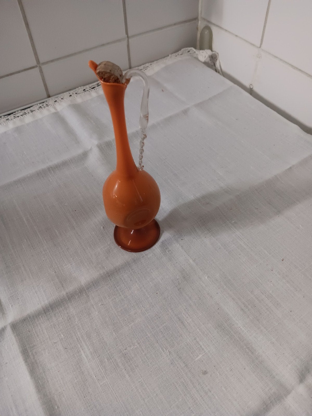 Italiaans oranje vaasje, Ophalen of Verzenden