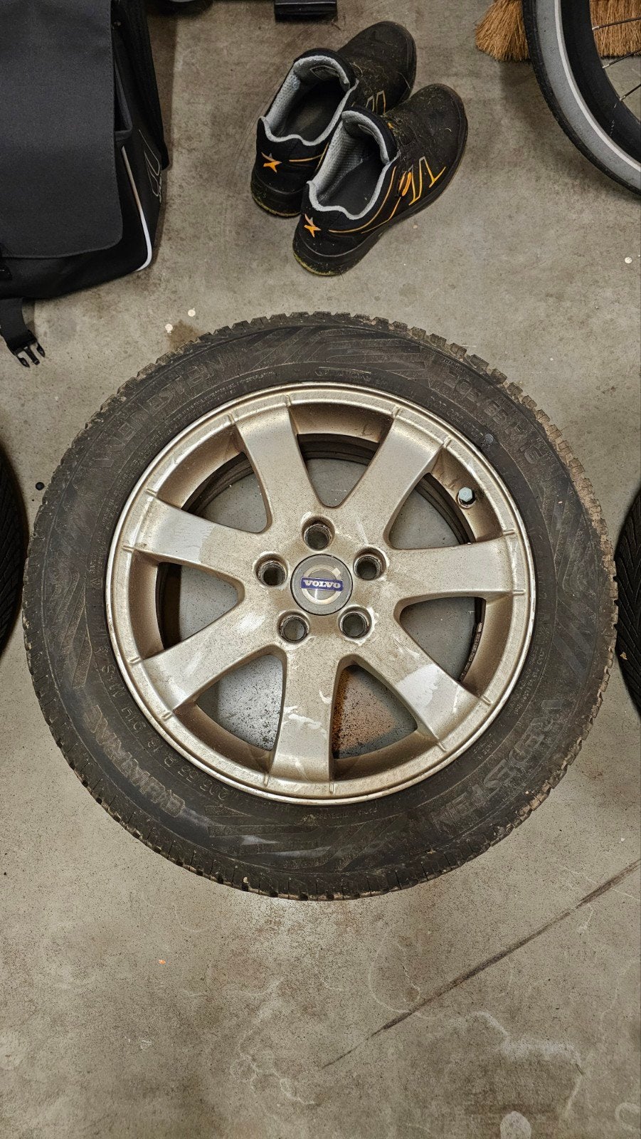 Volvo velgen 5x108 met All Season banden 205/55 R16, Ophalen, Gebruikt, 16 inch, Banden en Velgen