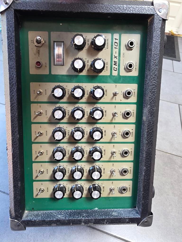 Pearl CMX-101 Vintage Gitaar/Zang Versterker (63W), Muziek en Instrumenten, Ophalen, Gebruikt, 50 tot 100 watt