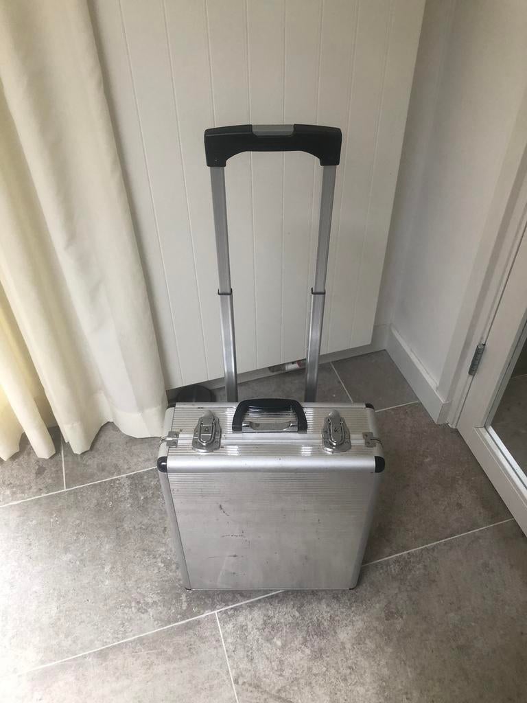 Gereedschap in aluminium koffer, Ophalen of Verzenden, Zo goed als nieuw