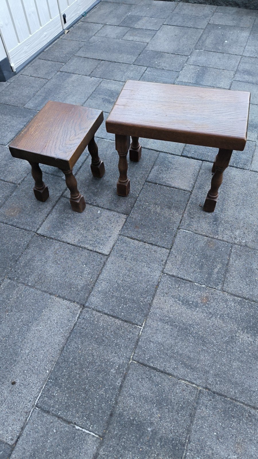 Twee houten krukjes/bijzettafels - gratis, Huis en Inrichting, Krukjes, Ophalen, Gebruikt, Hout