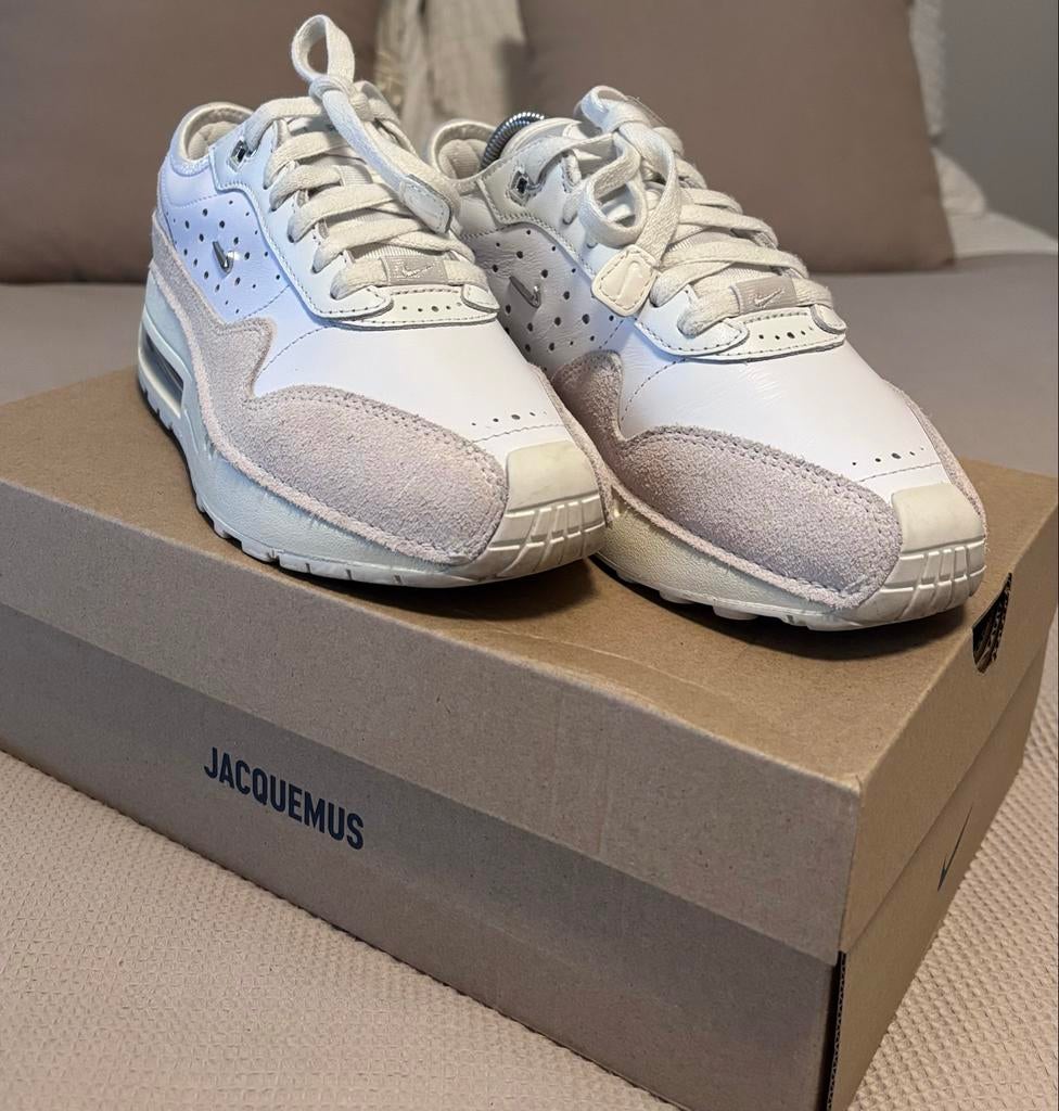 Jacquemus x Nike sneakers, Kleding | Dames, Schoenen, Beige, Ophalen of Verzenden, Sneakers of Gympen, Zo goed als nieuw