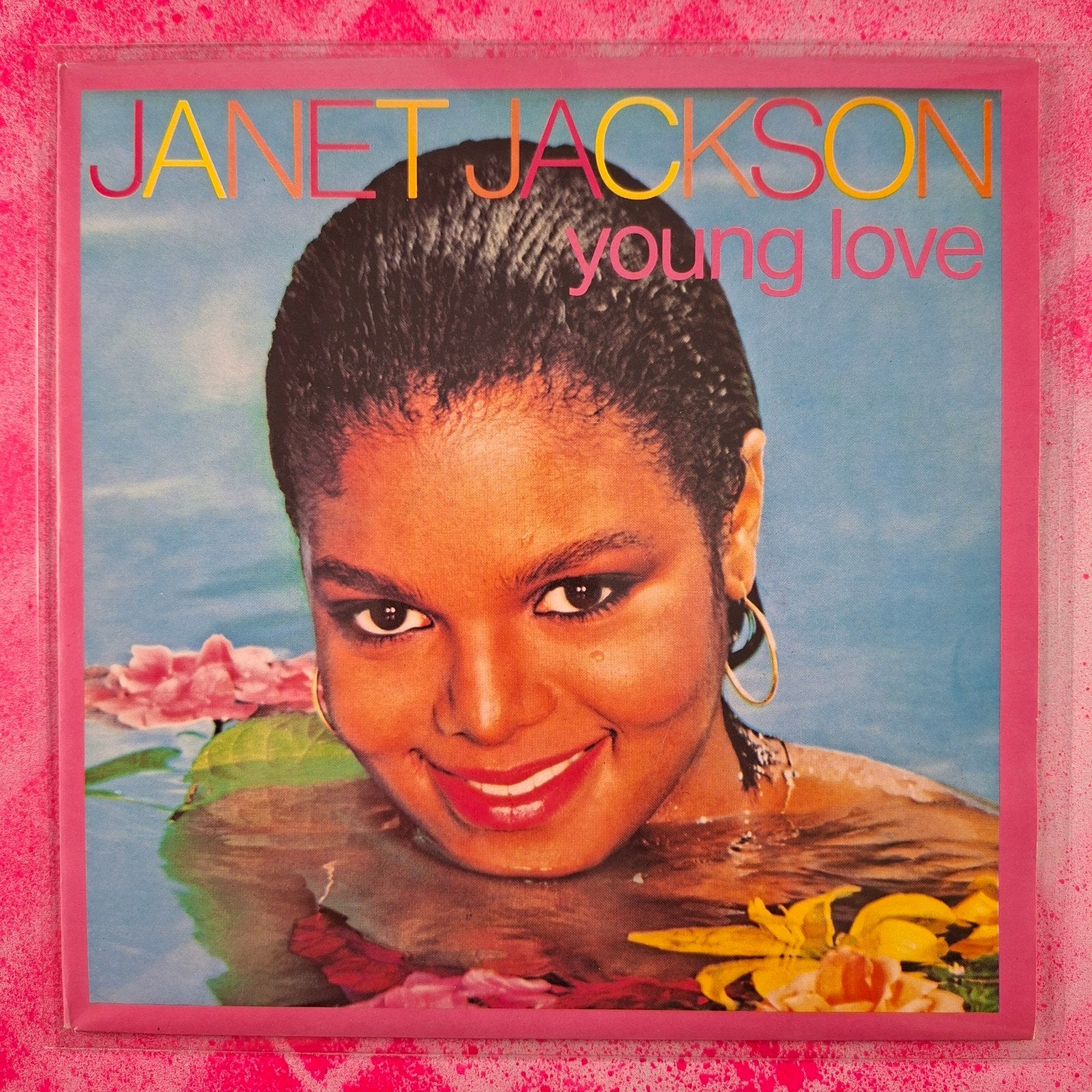 Janet Jackson Younv love single.                      Star45, Inclusief binnenhoes, Ophalen of Verzenden, Gebruikt, Pop