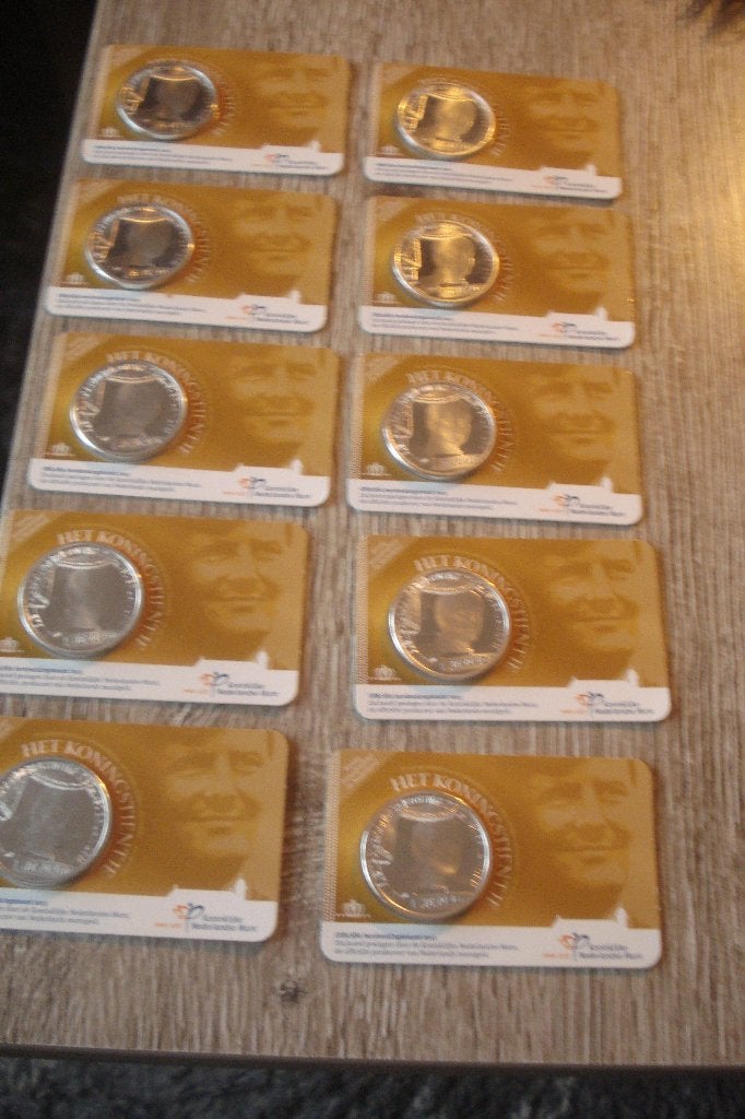 HET KONINGSTIENTJE IN COINCARD  10 X, Ophalen of Verzenden, Koningin Beatrix, Euro's, Setje